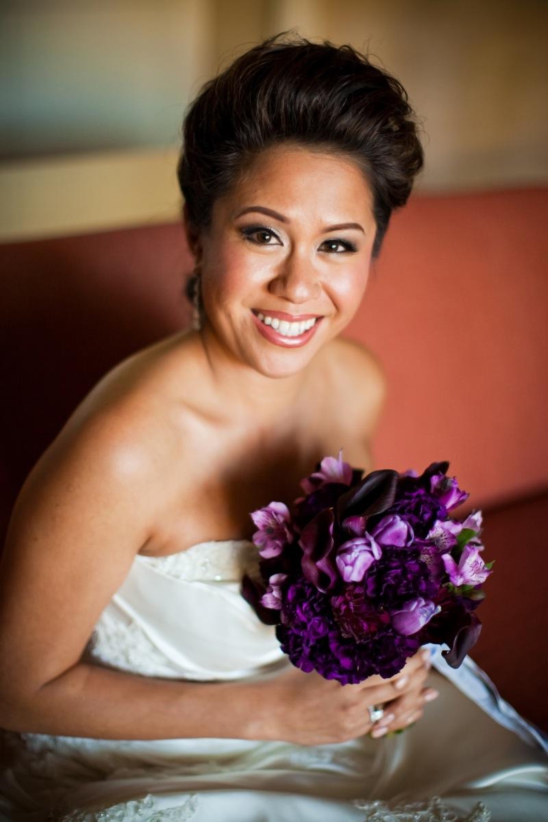 bride-with-purple-bouquet