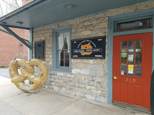 Bakery «Julius Sturgis Pretzel Bakery», reviews and photos, 219 E Main St, Lititz, PA 17543, USA