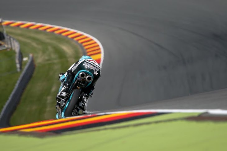 moto3-fp1-2015sachsenring-kent.jpg