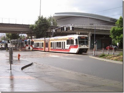 IMG_3238 TriMet MAX Type 2 Siemens SD660 LRV #217 at the Rose Quarter Station in Portland, Oregon on August 31, 2008