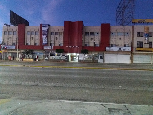 Hotel El Ejecutivo, Blvd. Gustavo Diaz Ordaz 1326, Reynoso, 22106 Tijuana, B.C., México, Alojamiento en interiores | BC