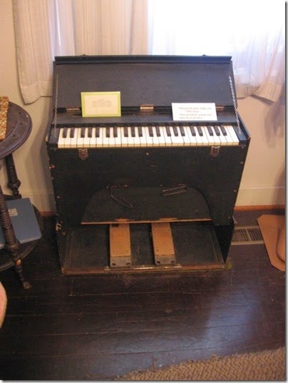 IMG_3710 Portable Missionary Organ at the Milwaukie Museum in Milwaukie, Oregon on September 27, 2008