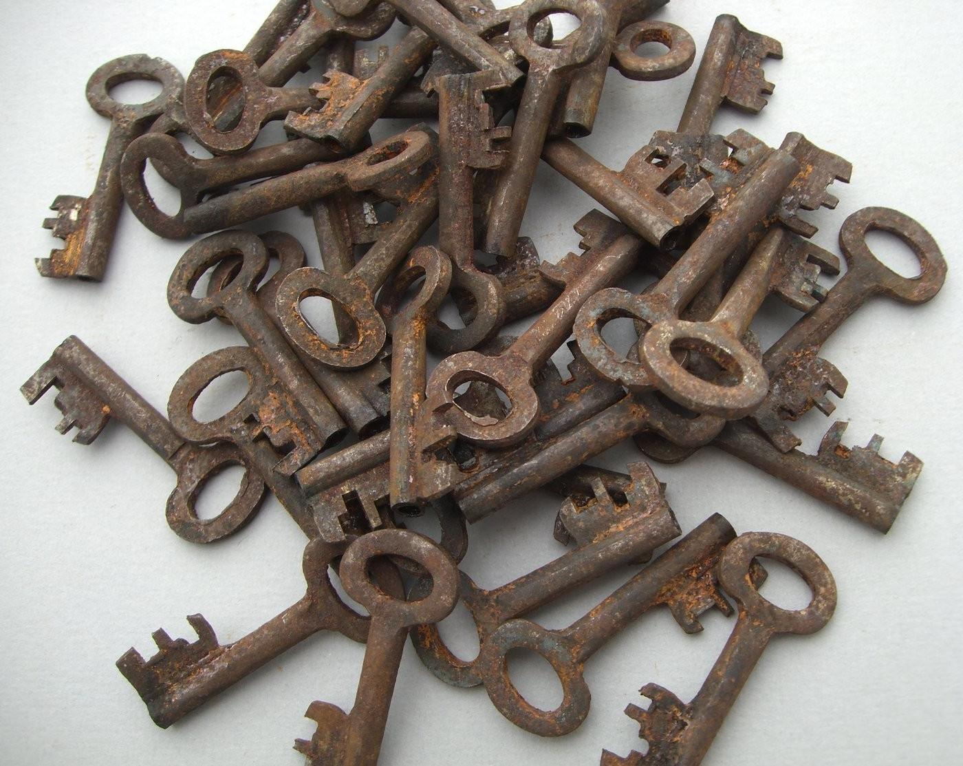 Vintage Small Barrel Keys,