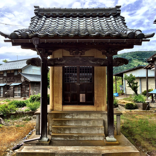 八幡神社拝殿