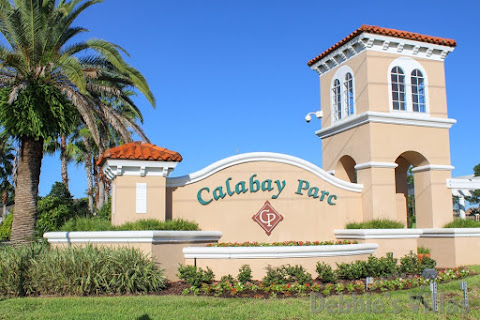 Entrance to Calabay Parc, a very popular community in Davenport with lots of rental properties