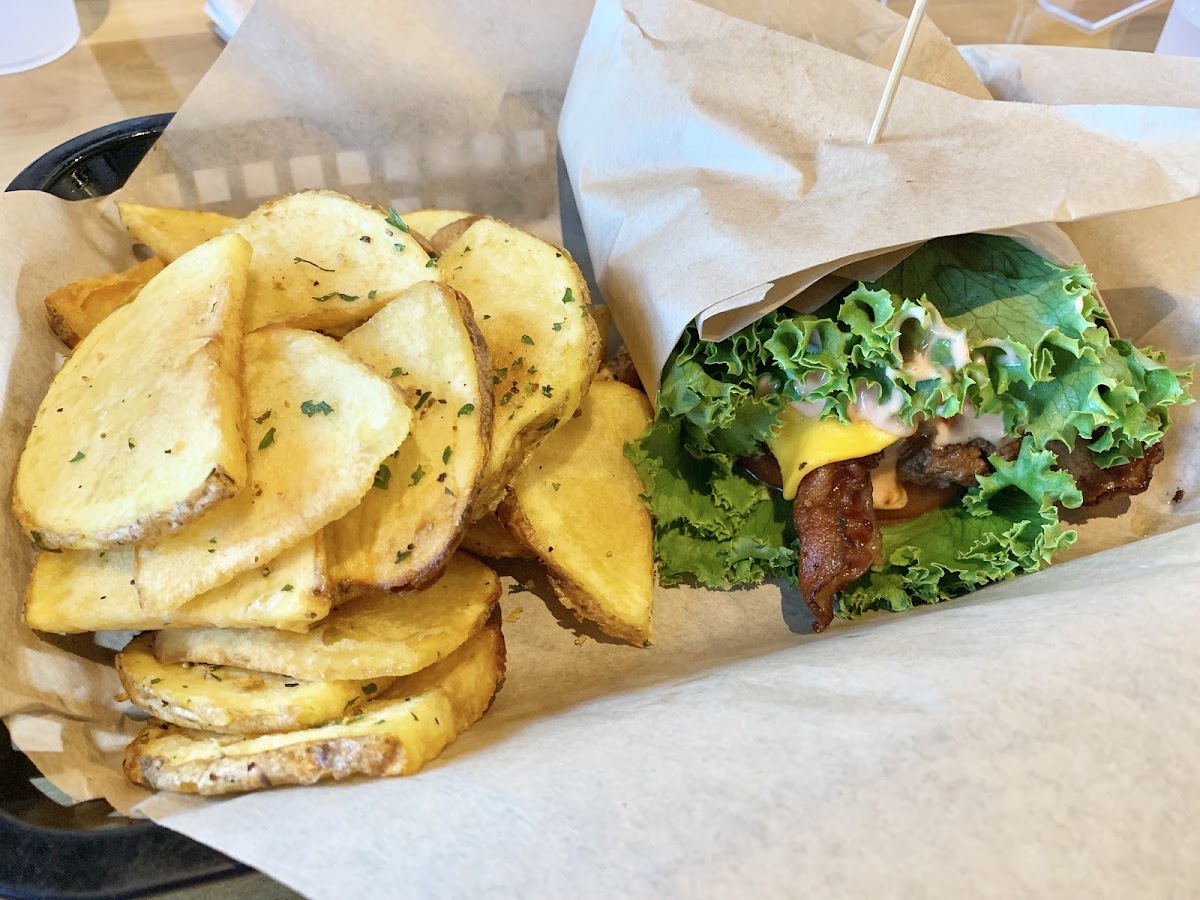 Gluten-Free Fries at Seven Brothers Burgers