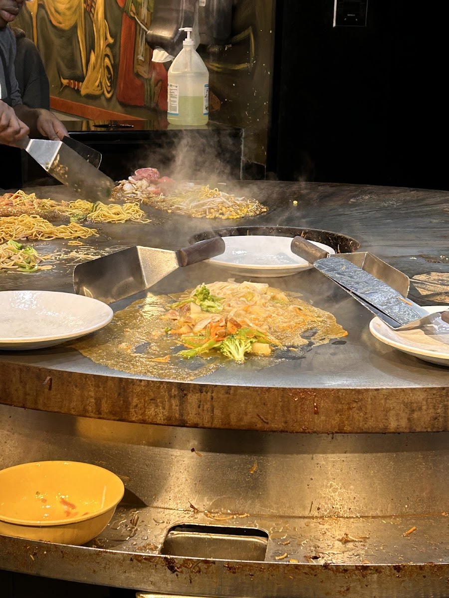 they built a wall to make sure all the cooks knew it was an allergy order