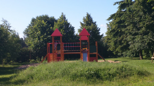 Ümera playground castel