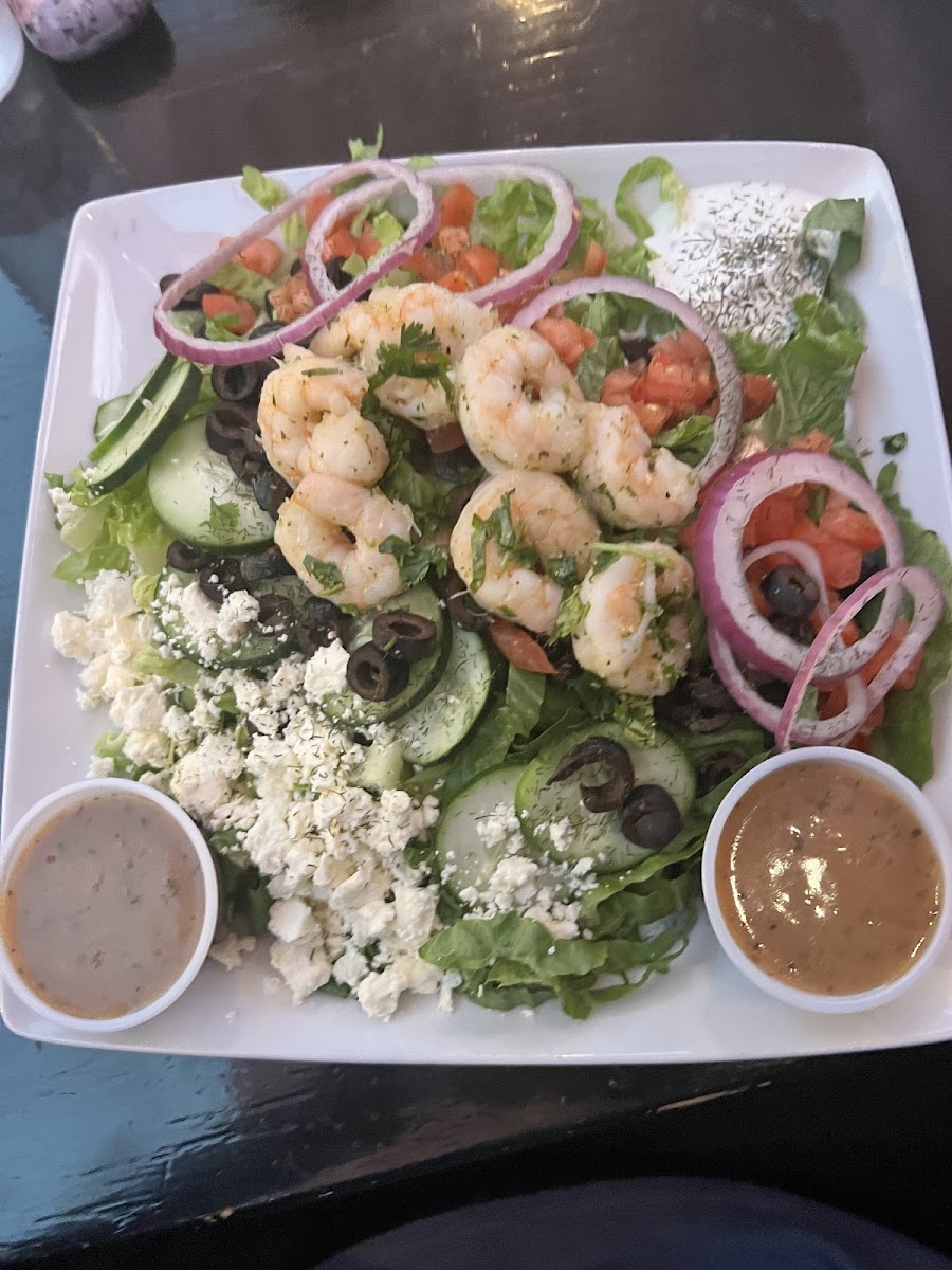 Mediterranean salad with shrimp added