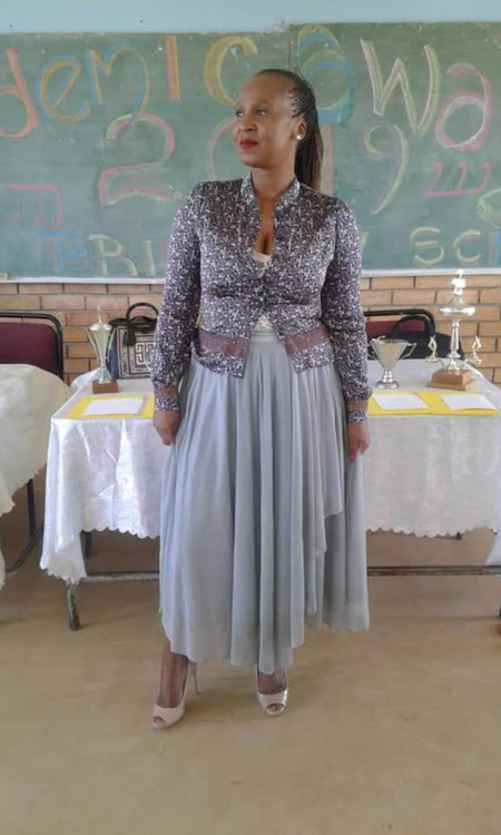 Founder of TLo Foundation, Tabisa Loliwe, left her career in Johannesburg to make a difference in children's lives in Tsholomnqa. Over the past years she has managed to assist families in the Tsholomnqa rural community with groceries and children's school uniform.