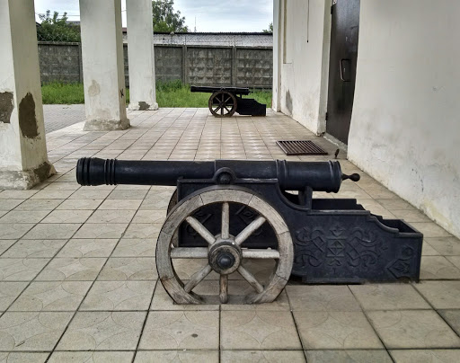 Монумент Старинной Пушки
