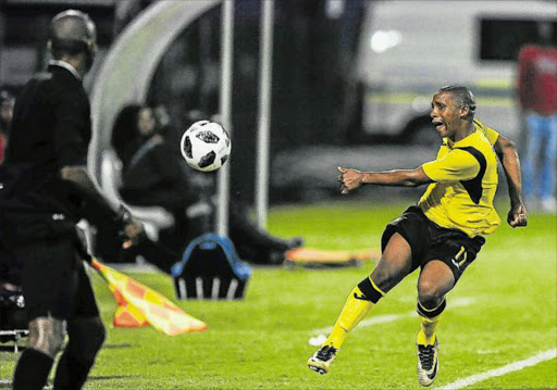 FIGHTING CHANCE: Mpho Erasmus of Mthatha Bucks FC believes that they will have to fight as a team if they have any chance of avoiding relegation from the NFD when Bucks clash with Jomo Cosmos at Mthatha stadium today Picture: BACKPAGEPIX