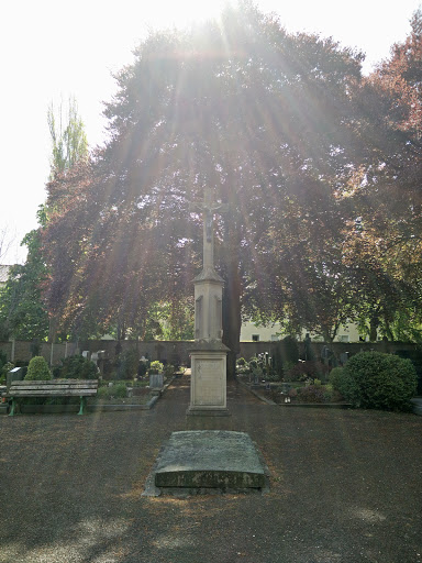 Jesus Kreuz Alter Friedhof Duisdorf 