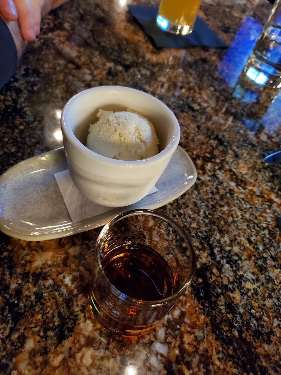Gelato with a side of ameretto.