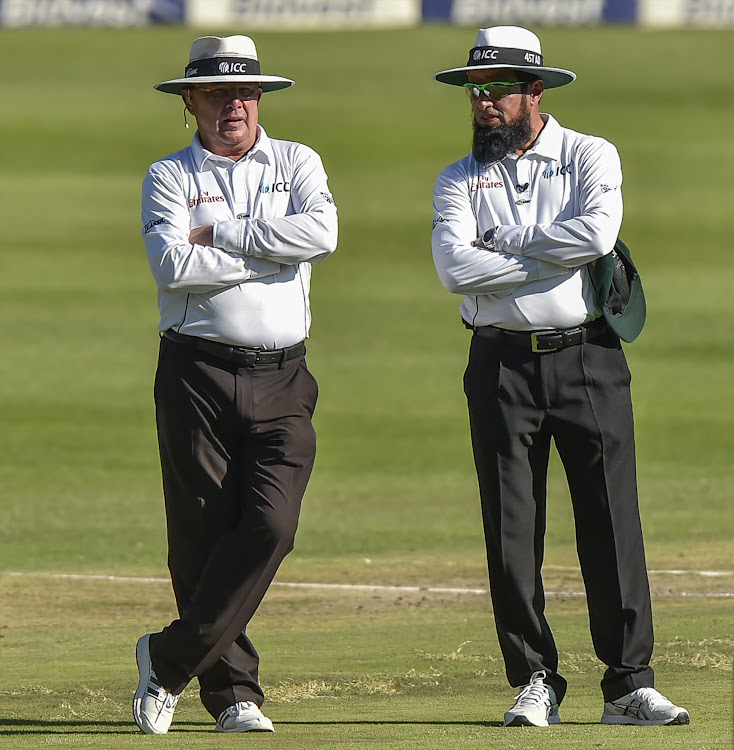 Umpires Ian Gold and Aleem Dar during day 1 of the 3rd Sunfoil Test match between South Africa and India at Bidvest Wanderers Stadium on January 24, 2018 in Johannesburg, South Africa.