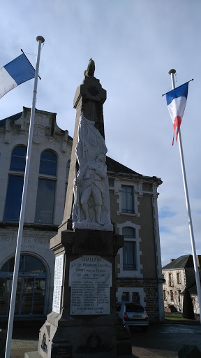 Statue monument aux morts