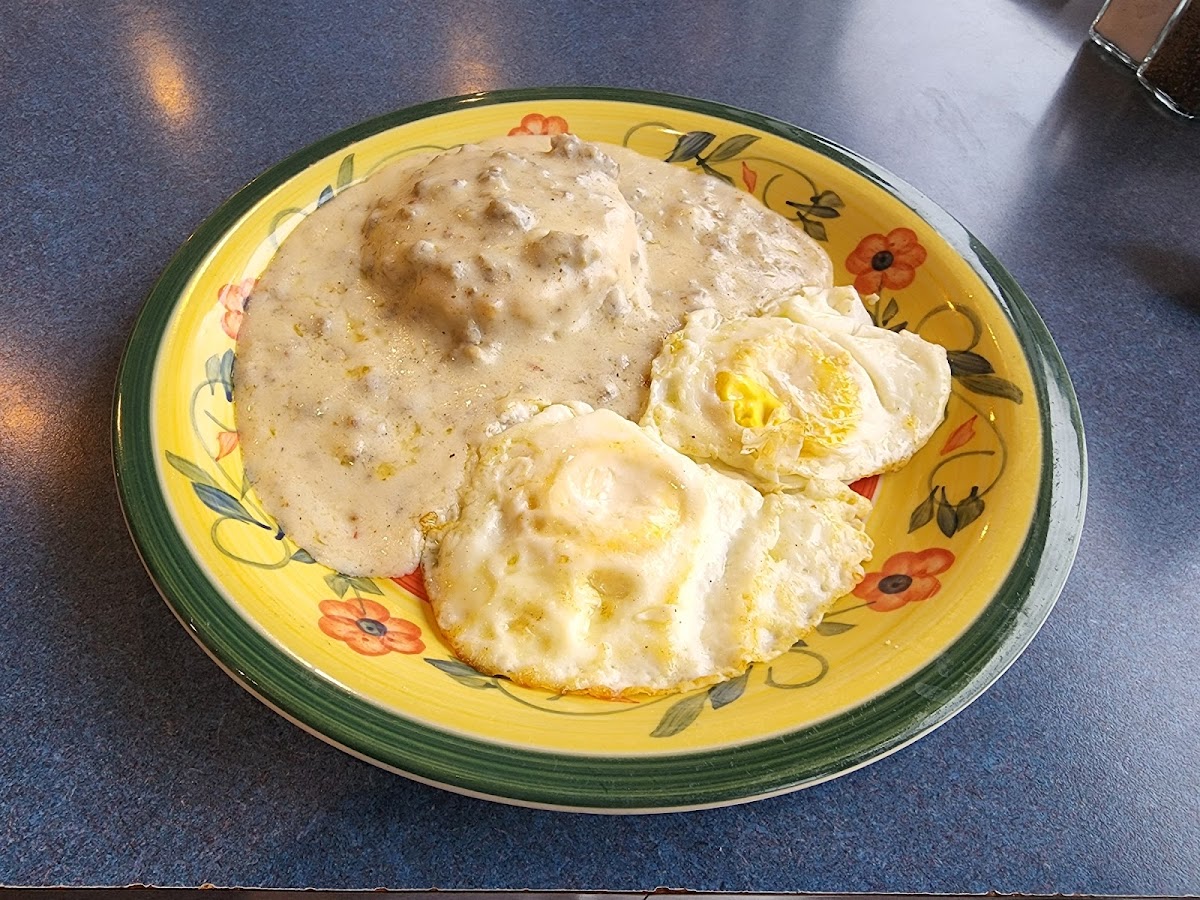 Biscuit & gravy & 2 free range eggs