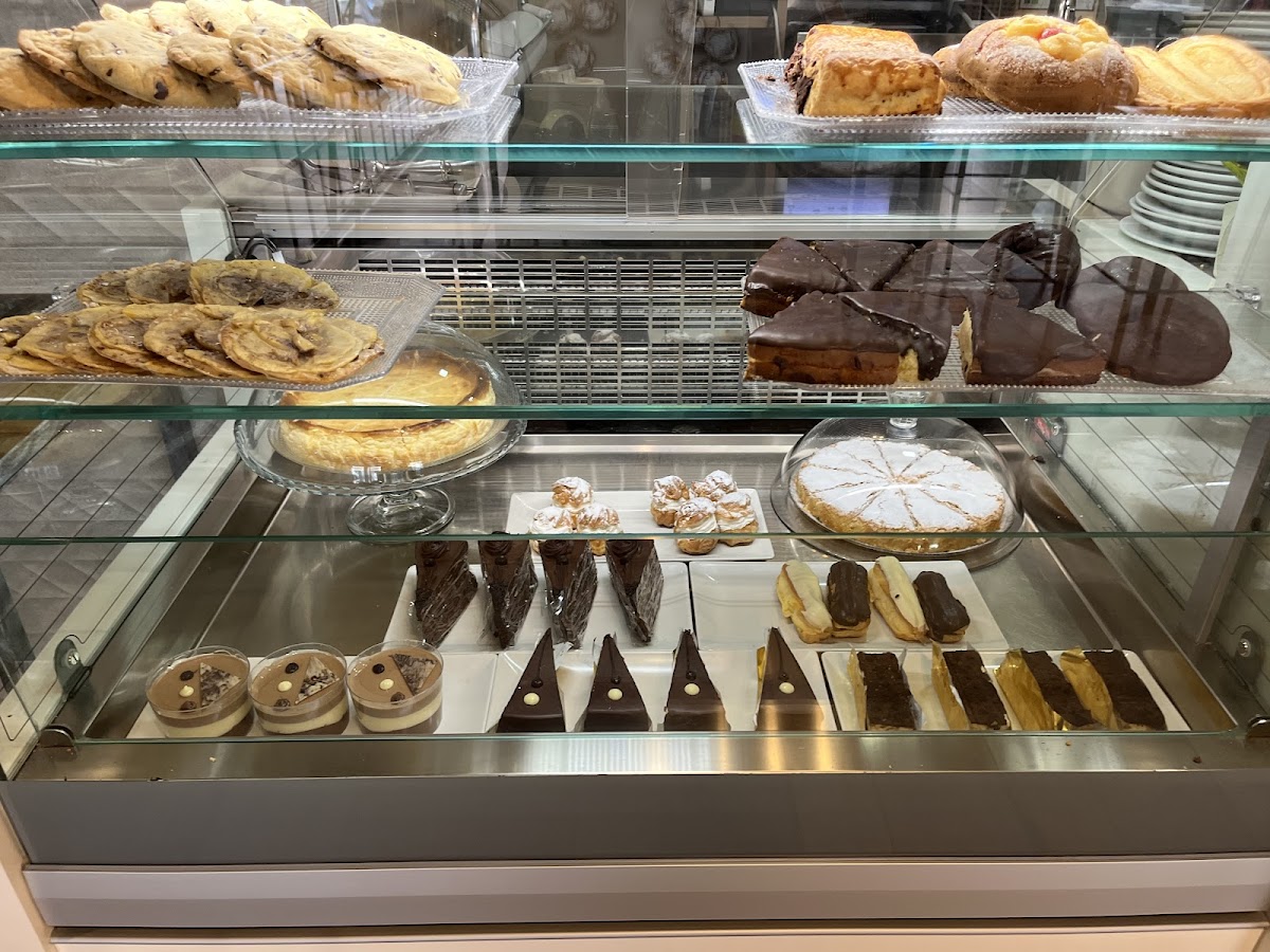 Gluten-Free at Pasteleria Mercedes Isla