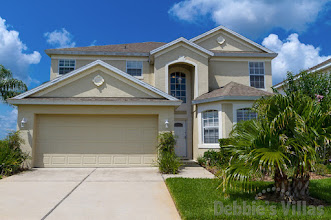 Orlando villa, close to Disney, southwest-facing private pool and spa, golf course view, games room