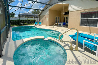 Sun-drenched south-facing pool and spa at this Clermont vacation villa
