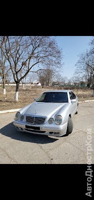 продам запчасти на авто Mercedes E 220 E-klasse (W210) фото 1