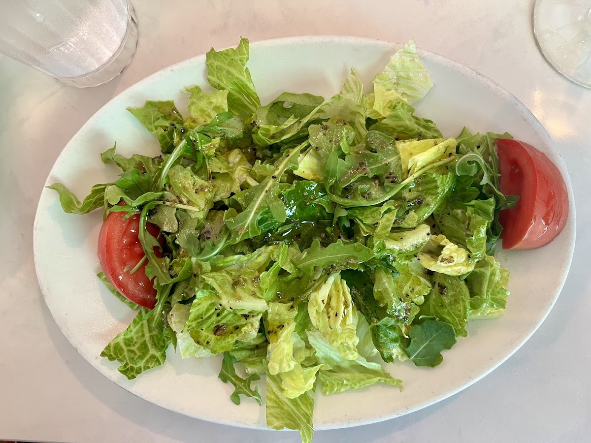 Basic house salad