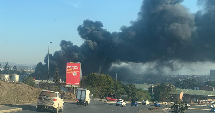 A plastics factory in Pietemaritzburg burnt down on Sunday afternoon.