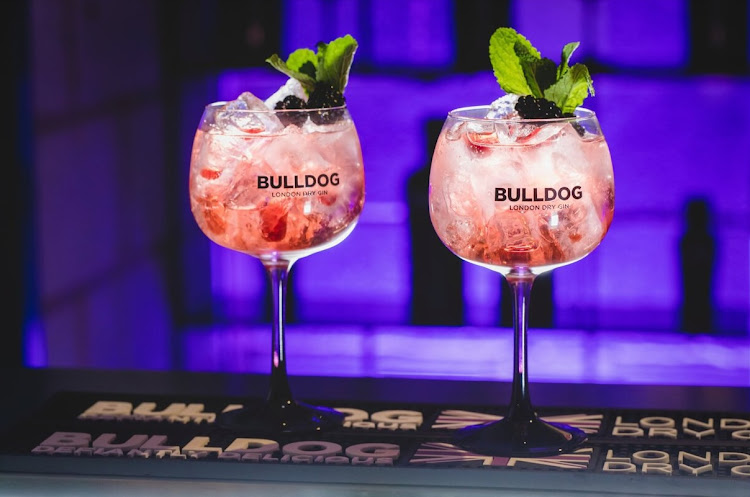 Bulldog & blackberry cocktail.