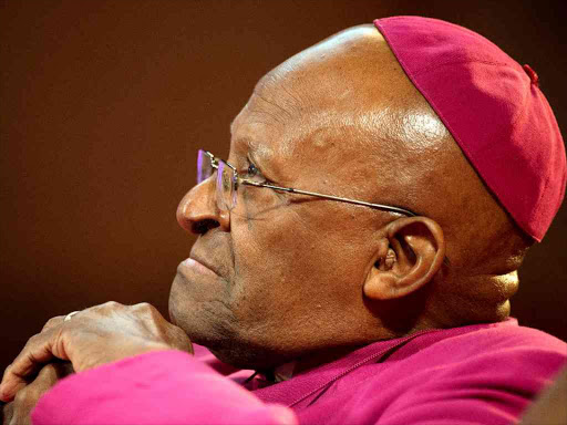 The former Anglican archbishop of Cape Town Desmond Tutu waits to receive the 2013 Templeton Prize at the Guildhall in central London on May 21, 2013. /REUTERS