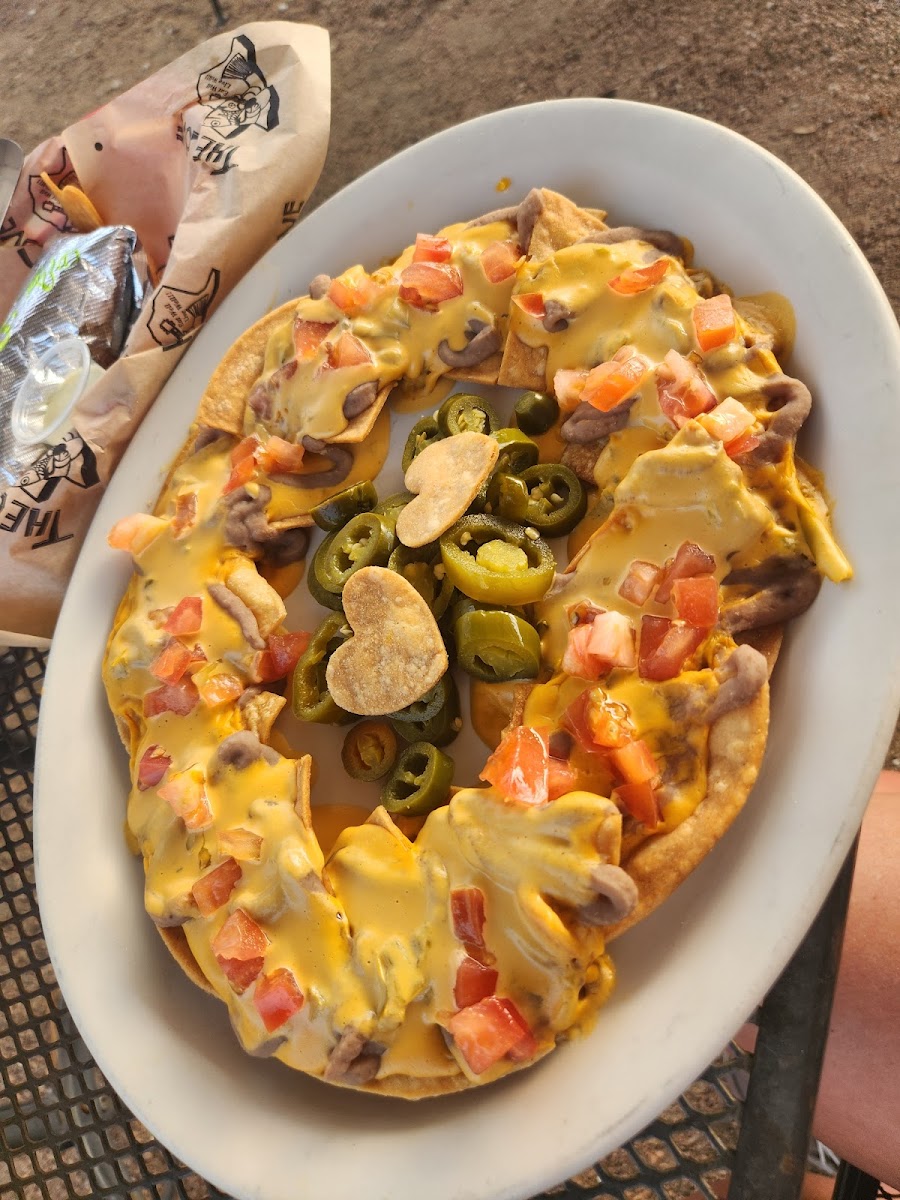 Vegan nachos subbed avacado for tomatoes