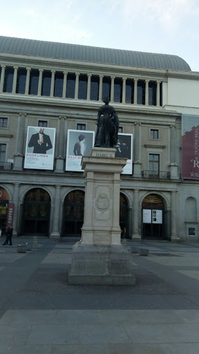 Estatua Isabel II, Pza Isabel