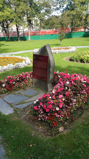 Shanawdithit Monument