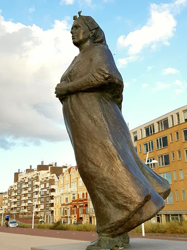 Fisherman's Wife Statue