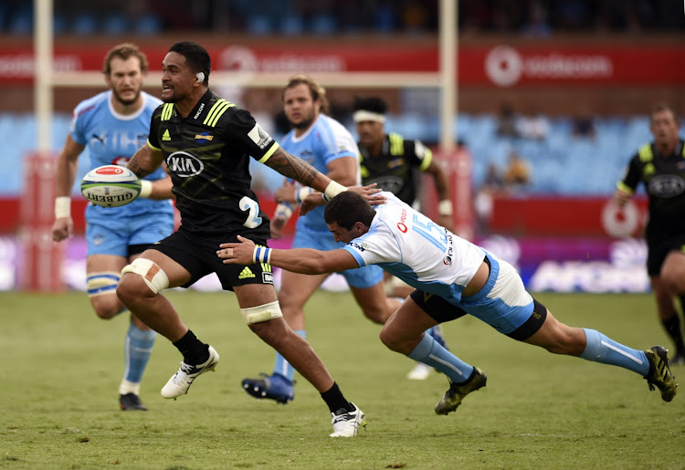 Vaea Fifita, of the Hurricanes and Warrick Gelant, of the Vodacom Bulls during the 2018 Super Rugby game at Loftus Versveld, Pretoria on 24 February 2018.