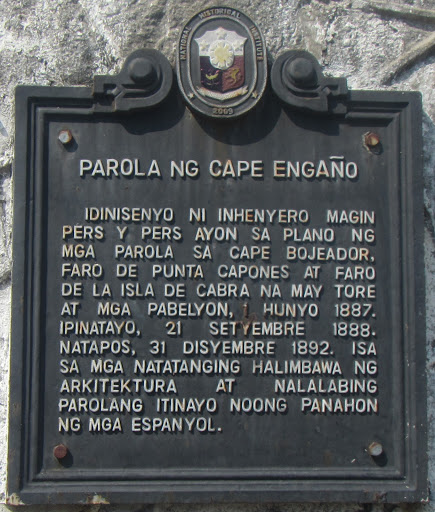 Idinisenyo ni Inhenyero Magin Pers y Pers ayon sa plano ng mga parola sa Cape Bojeador, Faro de Punta Capones at Faro de la Isla de Cabra na may tore at mga pabelyon, 1 Hunyo 1887. Ipinatayo, 21...