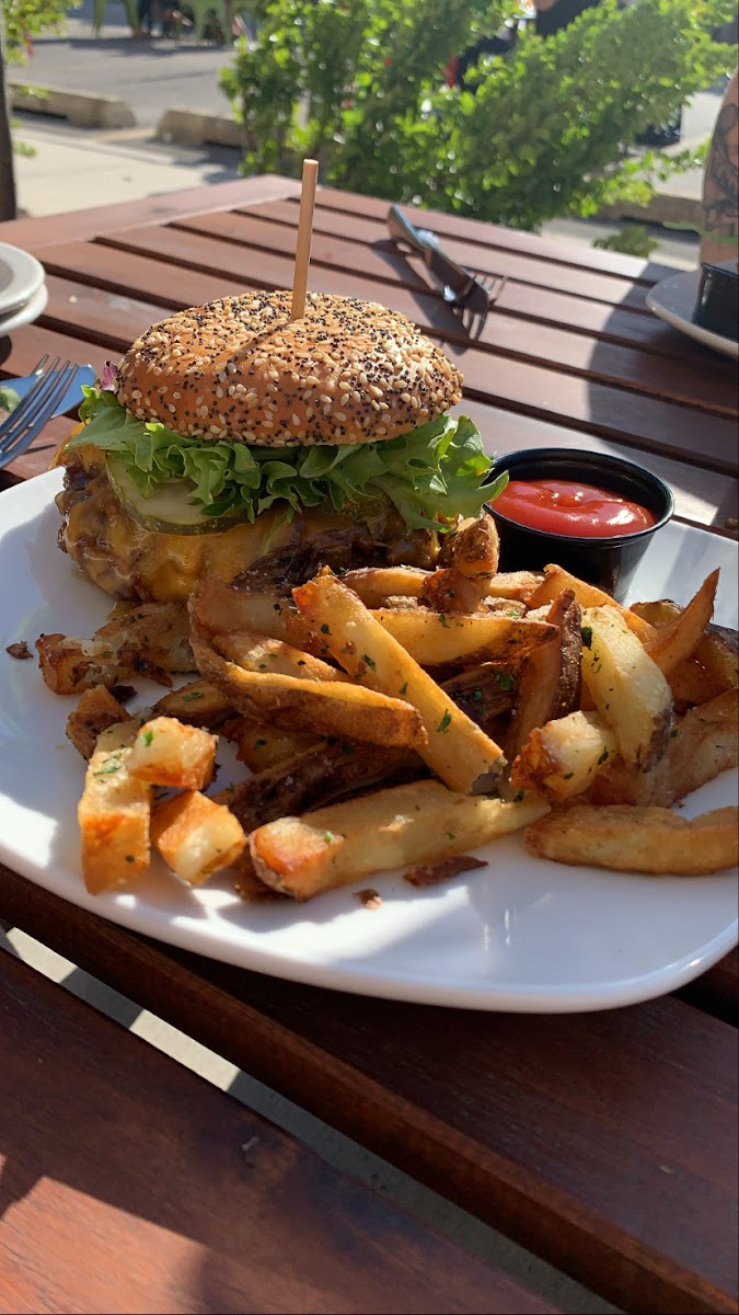 Gluten-Free Burgers at ERIS Brewery and Cider House