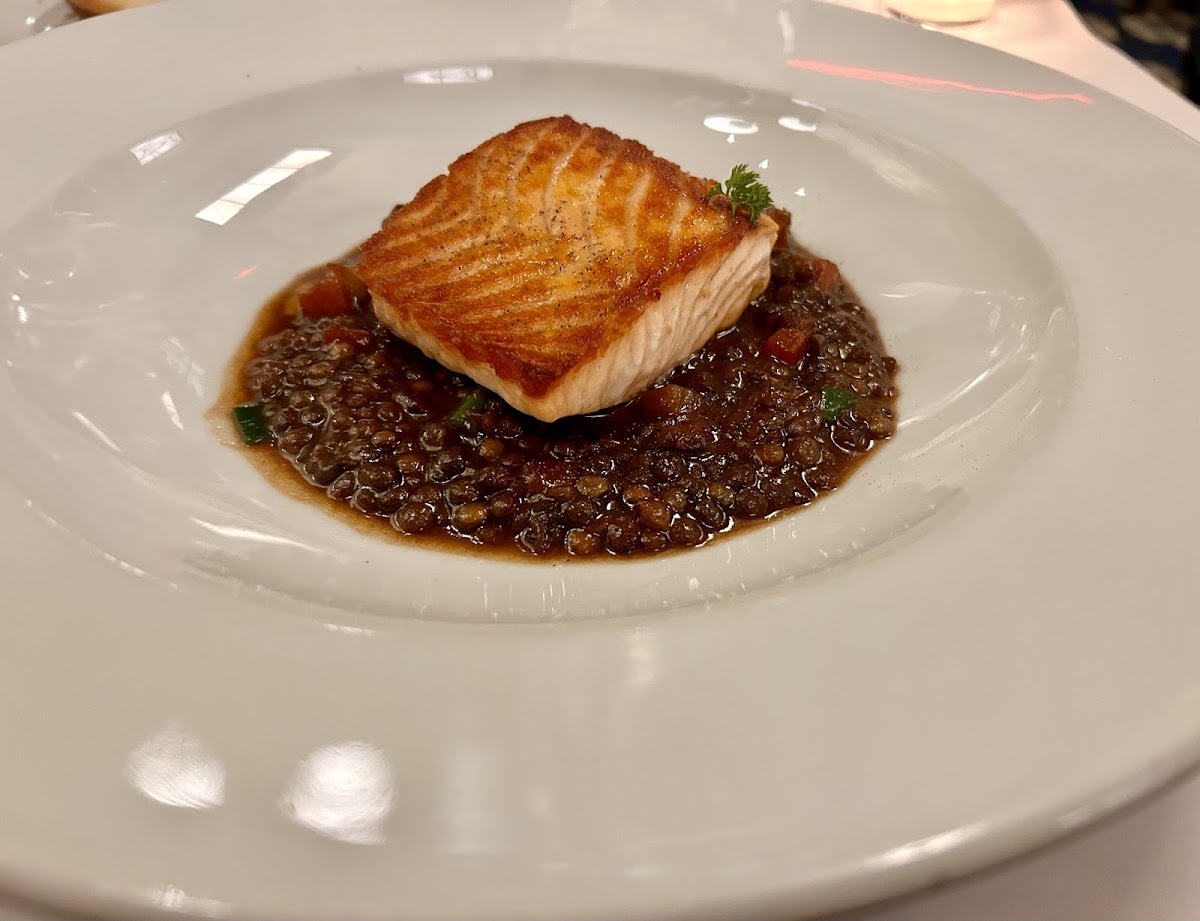 Salmon with lentils