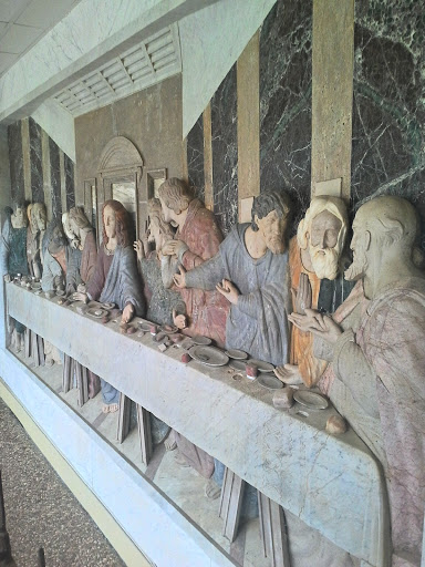 The Last Supper Statue