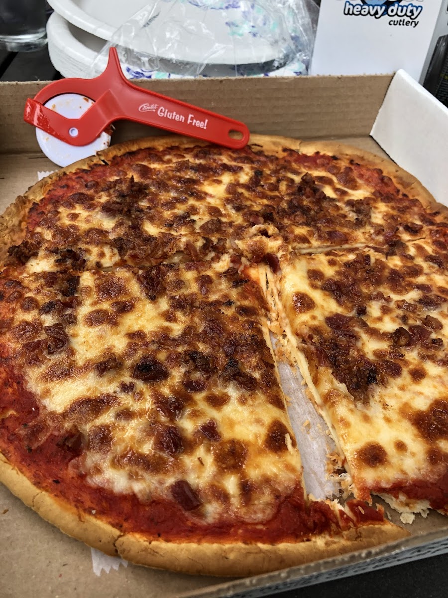 My twin 16 year old sons (who have Celiac) loved this pizza! It was a good size and it didn’t come cut. They provided you with your own wrapped pizza cutter! We will definitely be back again!
