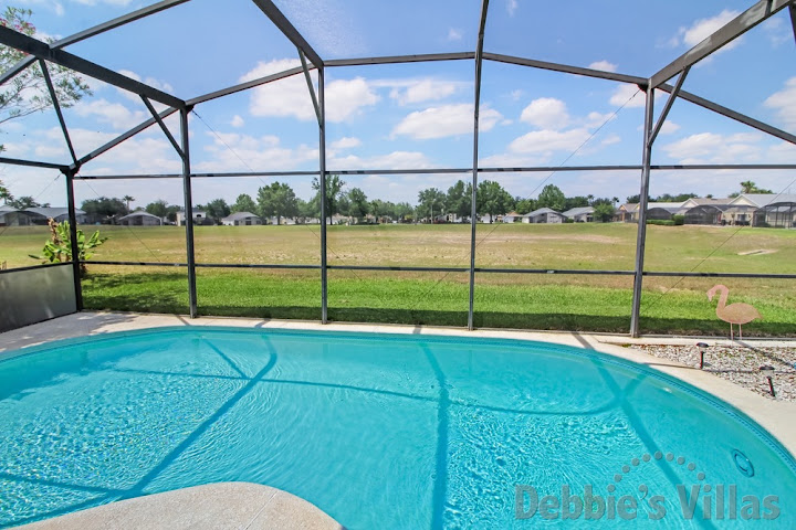 Westridge villa in Davenport with no rear neighbours from the pool deck