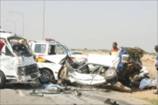 MANGLED WRECKS: One person died and seven others were injured during this accident in Soweto. Pic. Mohau Mofokeng. 11/12/2007. © SOwetan.