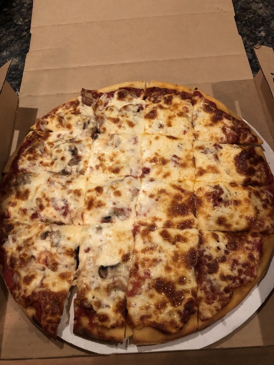 Large thin crust GF pizza (half pepperoni/half sausage, onion, mushroom) - Delivery