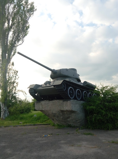 Памятник 25 гвард. танковому корпусу