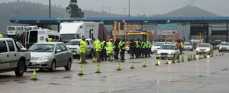 File photo of traffic officers at the Mariannhill Toll Plaza in KwaZulu-Natal.