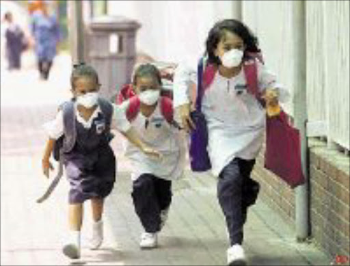 PRECAUTION: Particulate filters prevent airborne transmission of the virus among pupils. © Unknown.