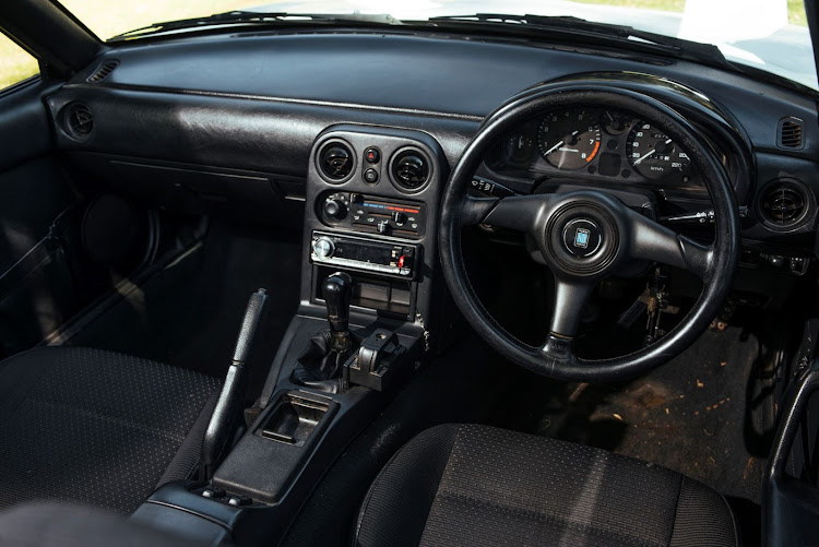 Mazda MX-5 NA interior