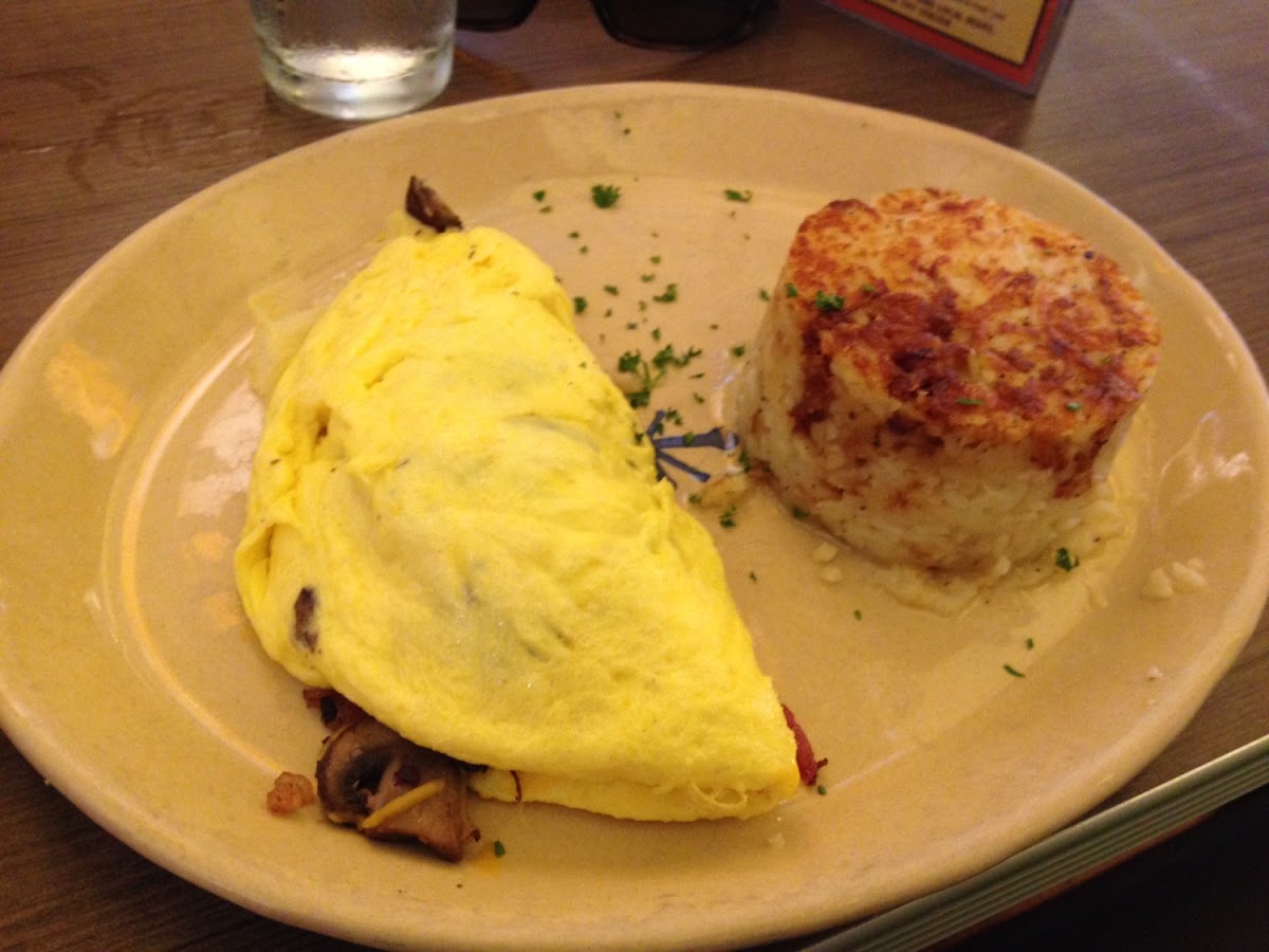 Omelette with hash browns