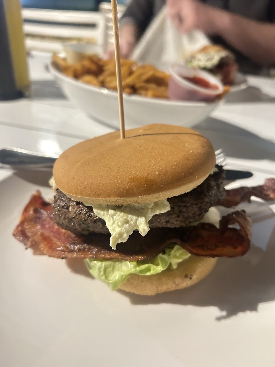 Sweet tooth burger (11/23)