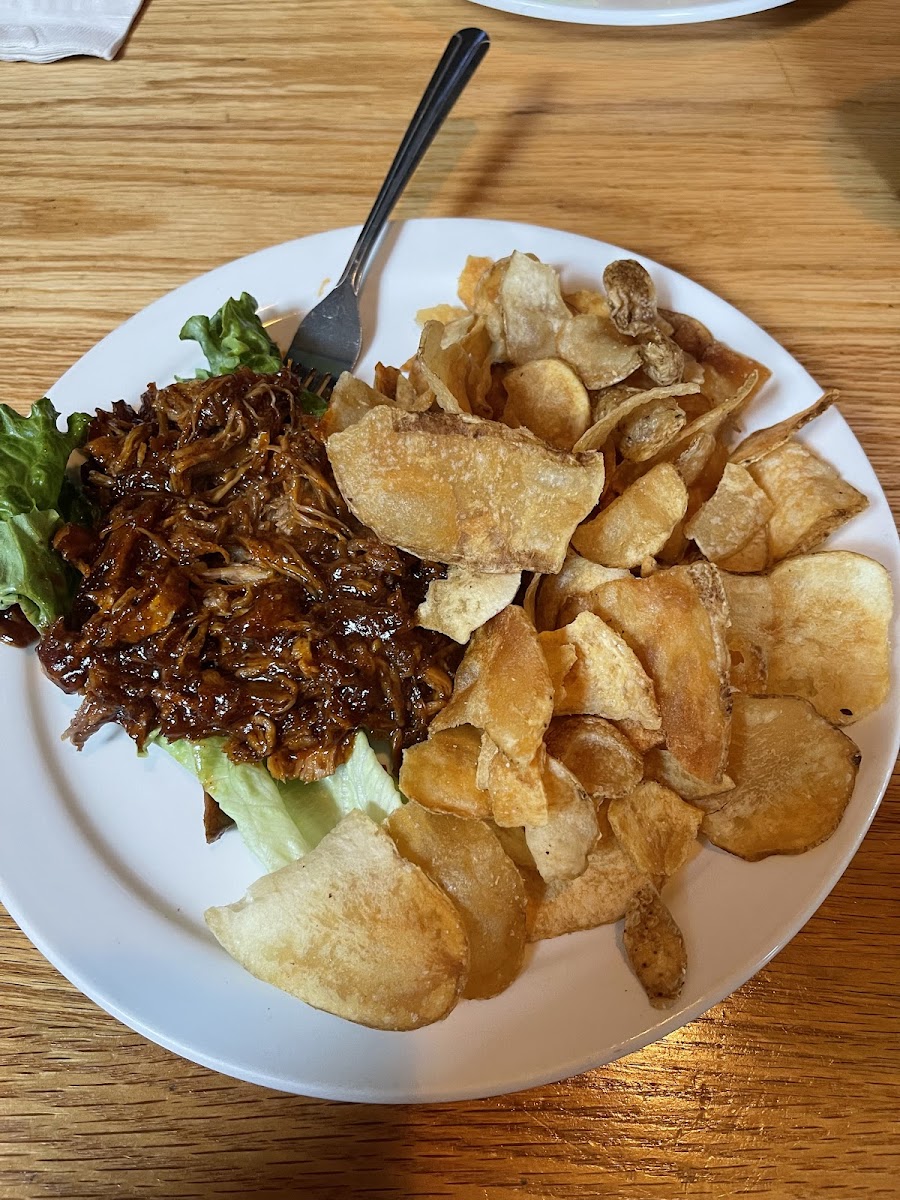 Pulled pork and homemade chips