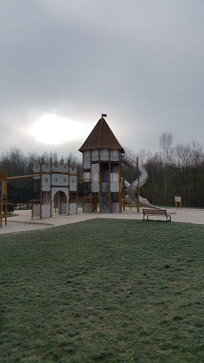 Aire De Jeux Du Parc De La Haute Ile